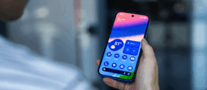 Google’s November Pixel Feature Update: Theme Packs, Instant GIFs & More